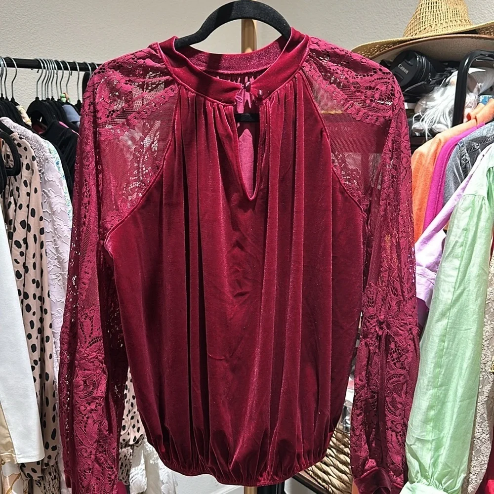 FREE PEOPLE
Dream Team Top In Raspberry - Picture 4 of 4